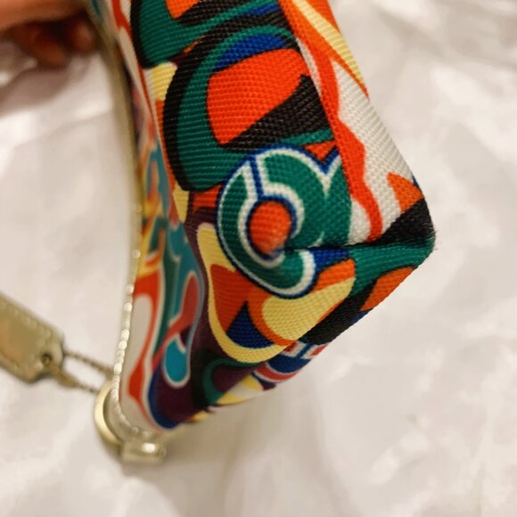 Coach Poppy Wristlet - Picture 14 of 15